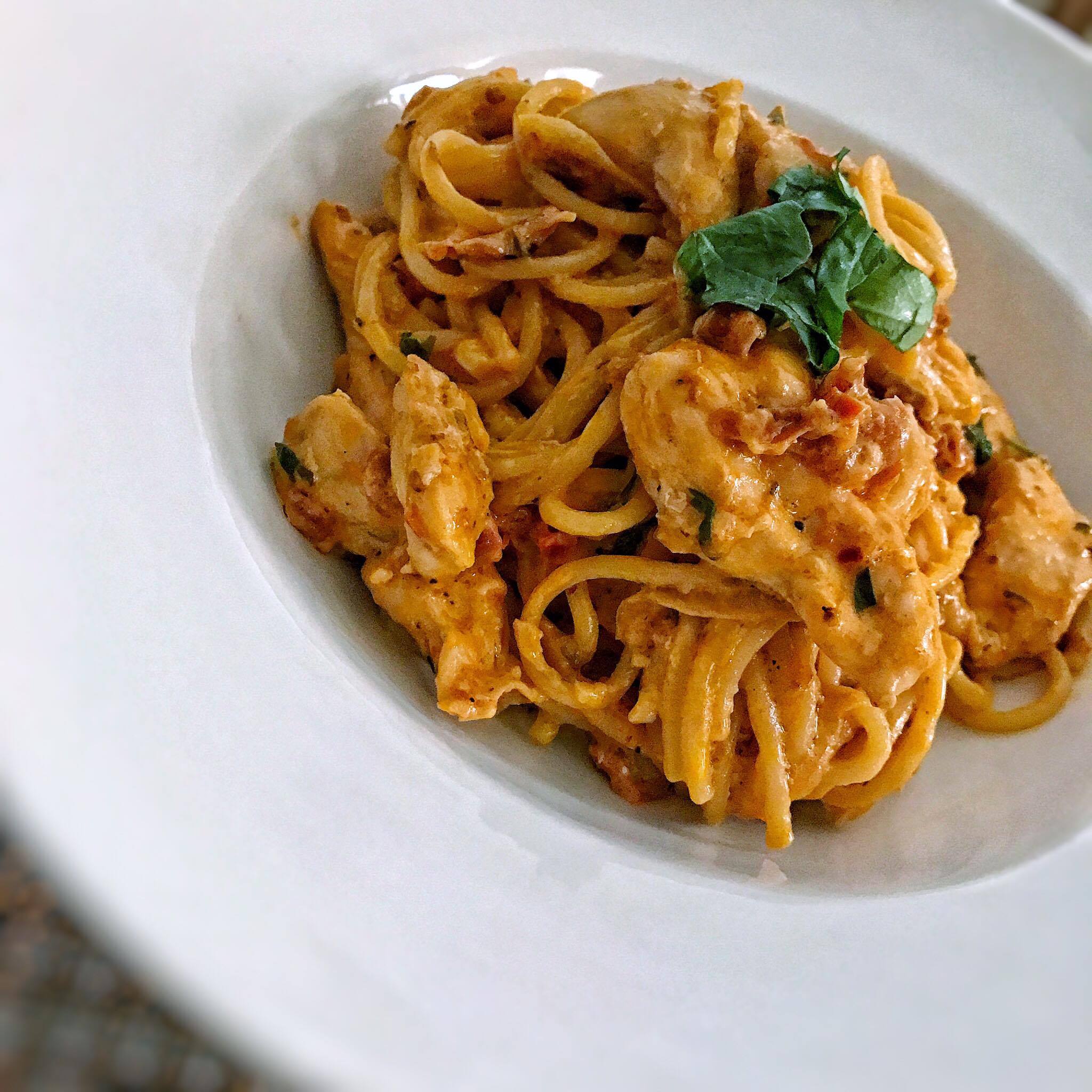 Sundried Tomato, Chicken and Mascarpone Pasta – 12sp – Skinny Kitchen  Secrets